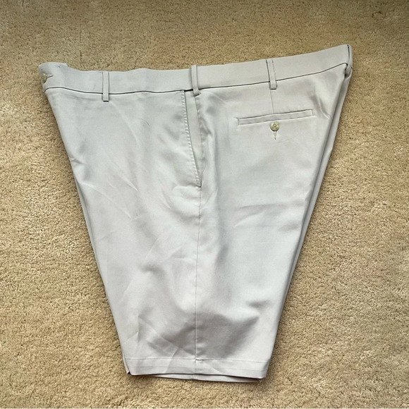 ✅PGA Tour Men's Light Beige Polyester Golf Shorts - Size 44 - VGUC - Flat Front - Picture 5 of 9